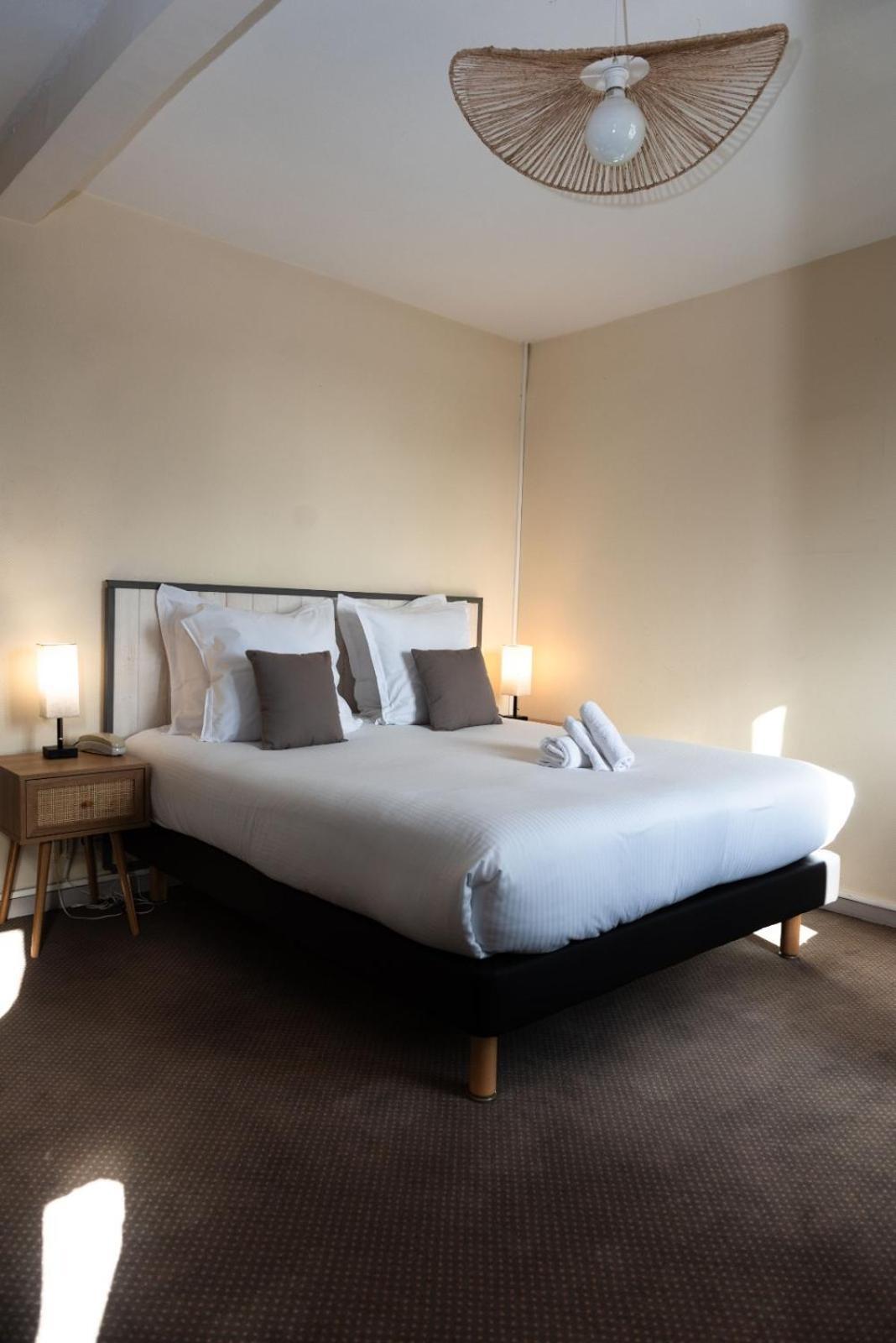 Hotel Le Lion D'Or Bernay  Exteriér fotografie